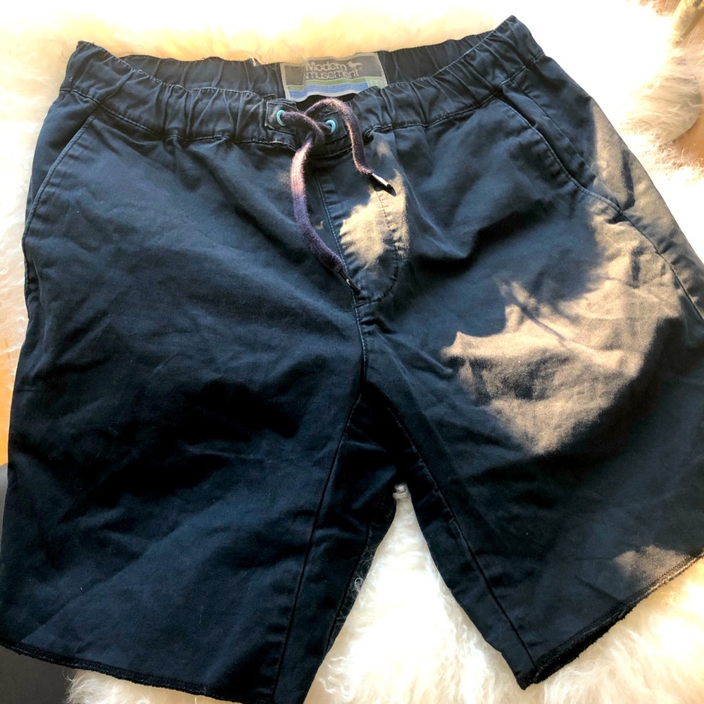 In 7/10 GC Modern Amusement men’s shorts in SZ M!!